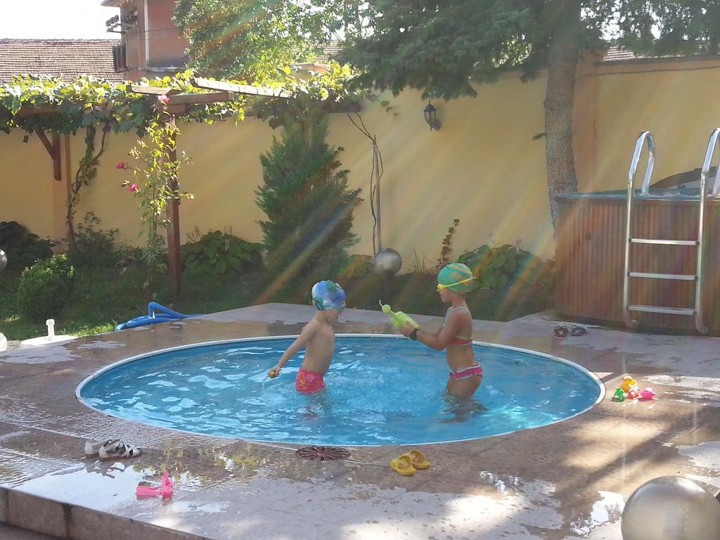Family Hotel IV Velingrad Bagian luar foto