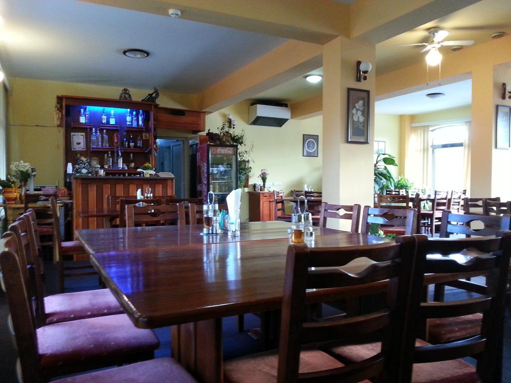 Family Hotel IV Velingrad Bagian luar foto