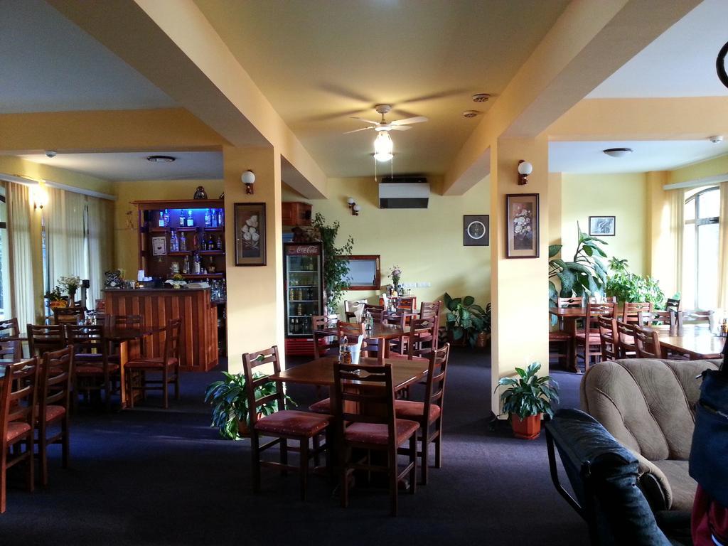 Family Hotel IV Velingrad Bagian luar foto