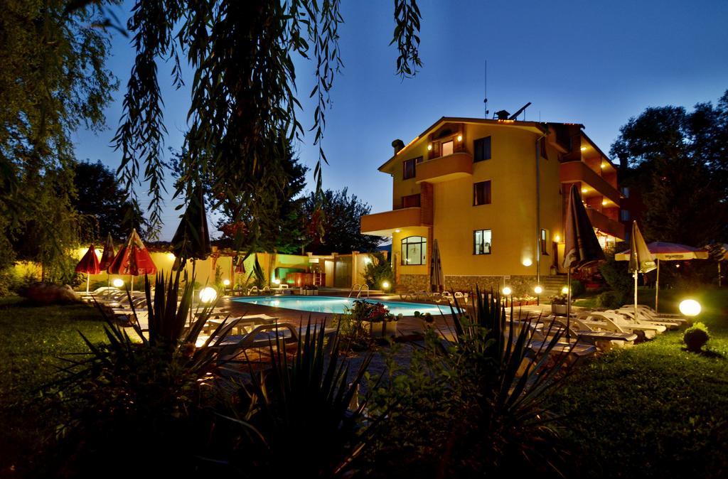 Family Hotel IV Velingrad Bagian luar foto