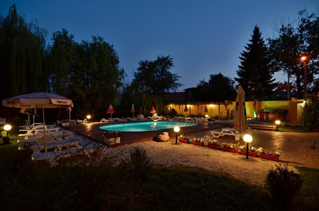 Family Hotel IV Velingrad Bagian luar foto