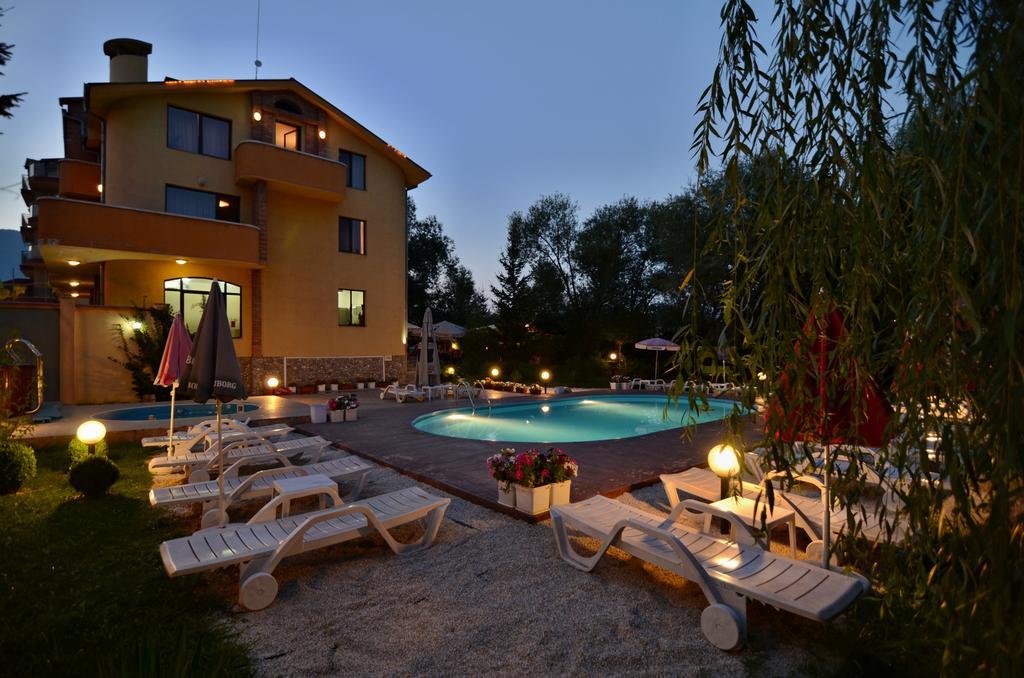 Family Hotel IV Velingrad Bagian luar foto