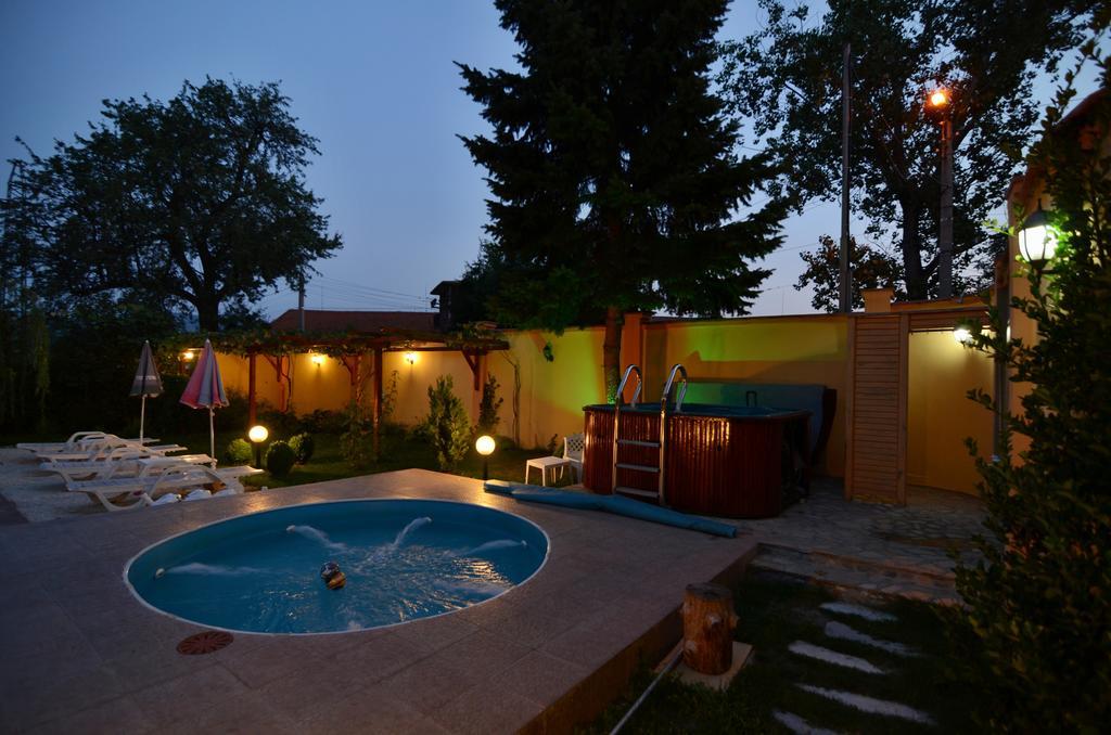 Family Hotel IV Velingrad Bagian luar foto